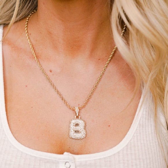 ☃️BOGO50%☃️🆕✨GOLD M✨BUBBLE LETTER INITIAL NECKLACE - Picture 10 of 16